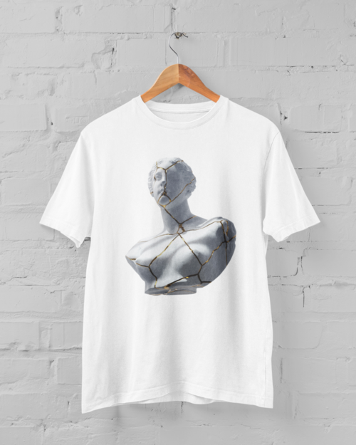 Queen of ROME T-shirt